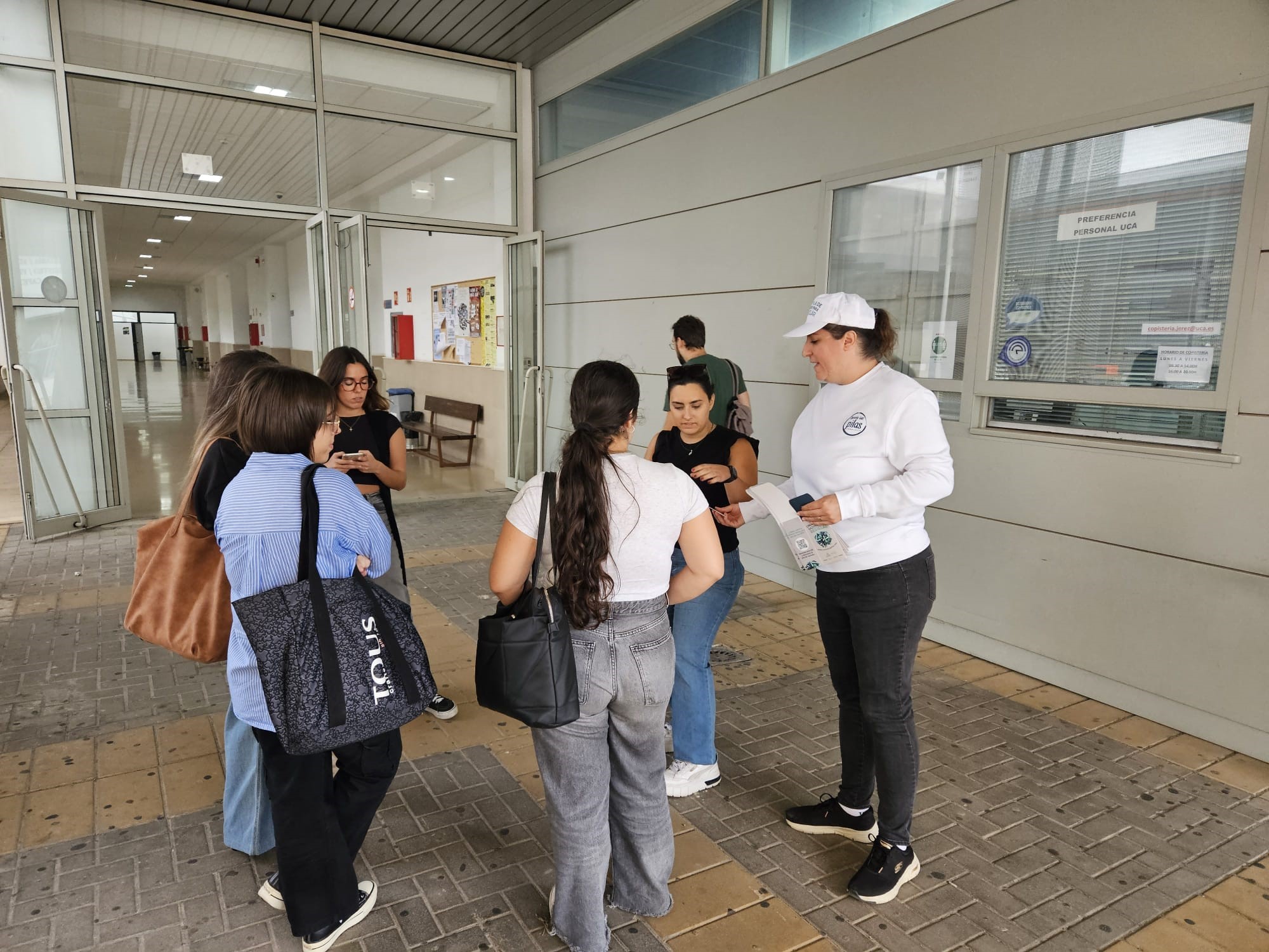 La campaña ‘Una Pila de Razones’ llega a la Universidad de Cádiz para concienciar sobre la importancia del reciclaje de los residuos de pilas y acumuladores