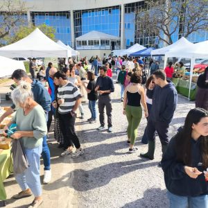 Éxito rotundo en el primer Mercado Agroecológico de la UCA